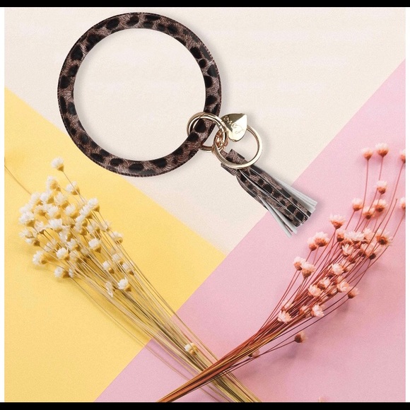 Leopard Bangle Bracelet Keyring - Picture 8 of 12